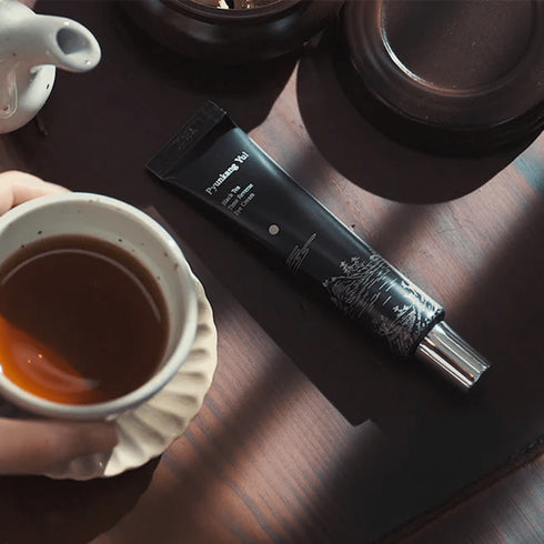 Black Tea Time Reverse Eye Cream - WowSkin Romania